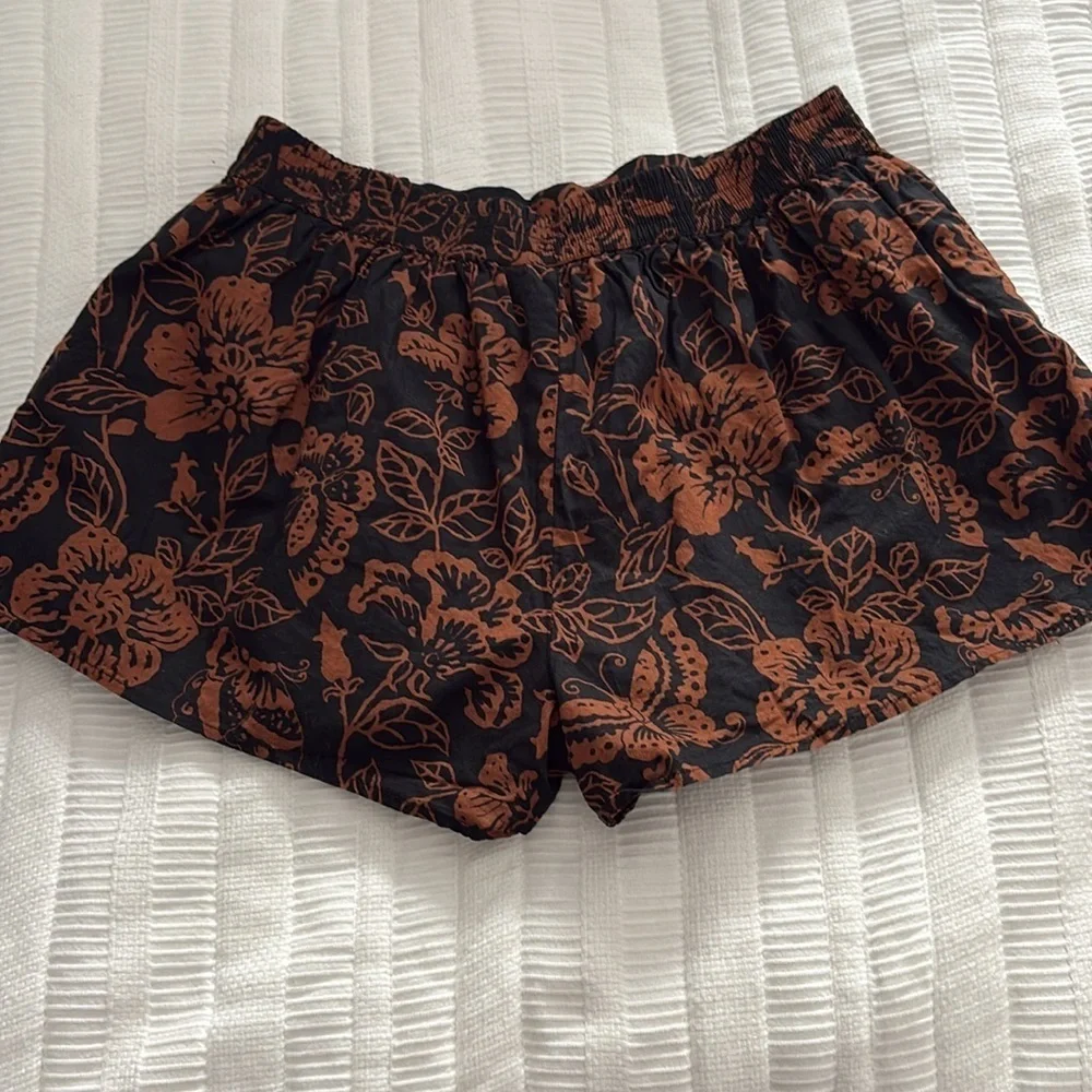 Janie and Jack pull on shorts